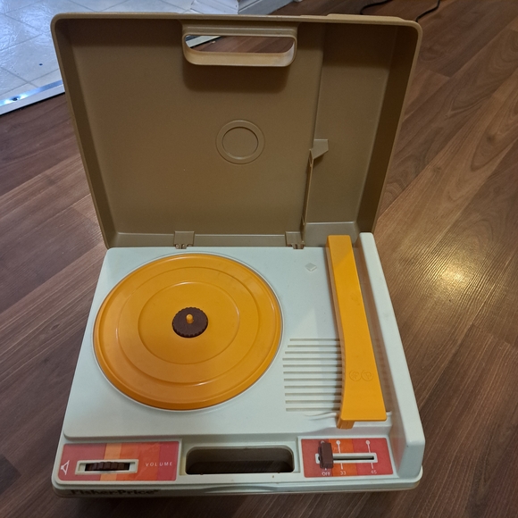Fisher-Price Other - Vintage 1978 Fisher Price Record Player Model 825 Kid Phonograph Turntable Works
